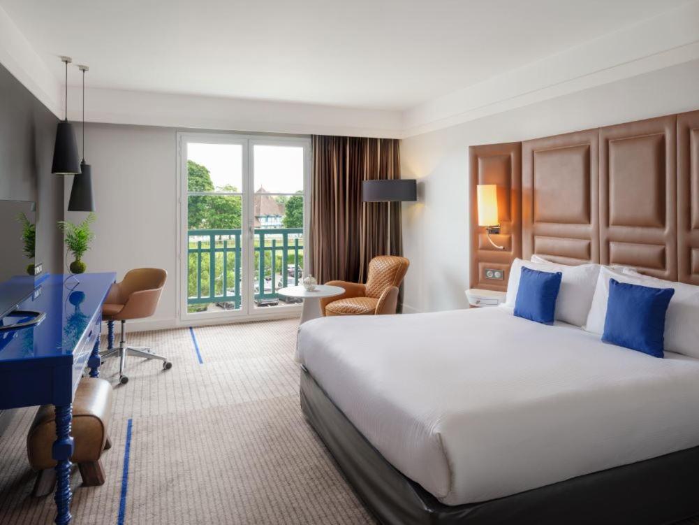 Renaissance Paris Hippodrome De St. Cloud Hotel Rueil-Malmaison Exterior foto