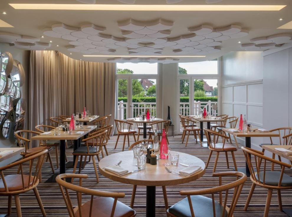 Renaissance Paris Hippodrome De St. Cloud Hotel Rueil-Malmaison Exterior foto